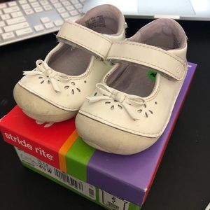 Stride Rite Baby Girls Mary Jane Walkers 4.5 Wide